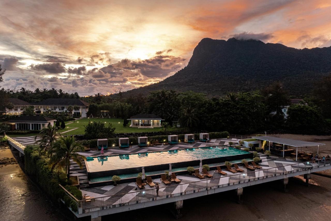 Cove 55 Hotel Santubong Exterior foto