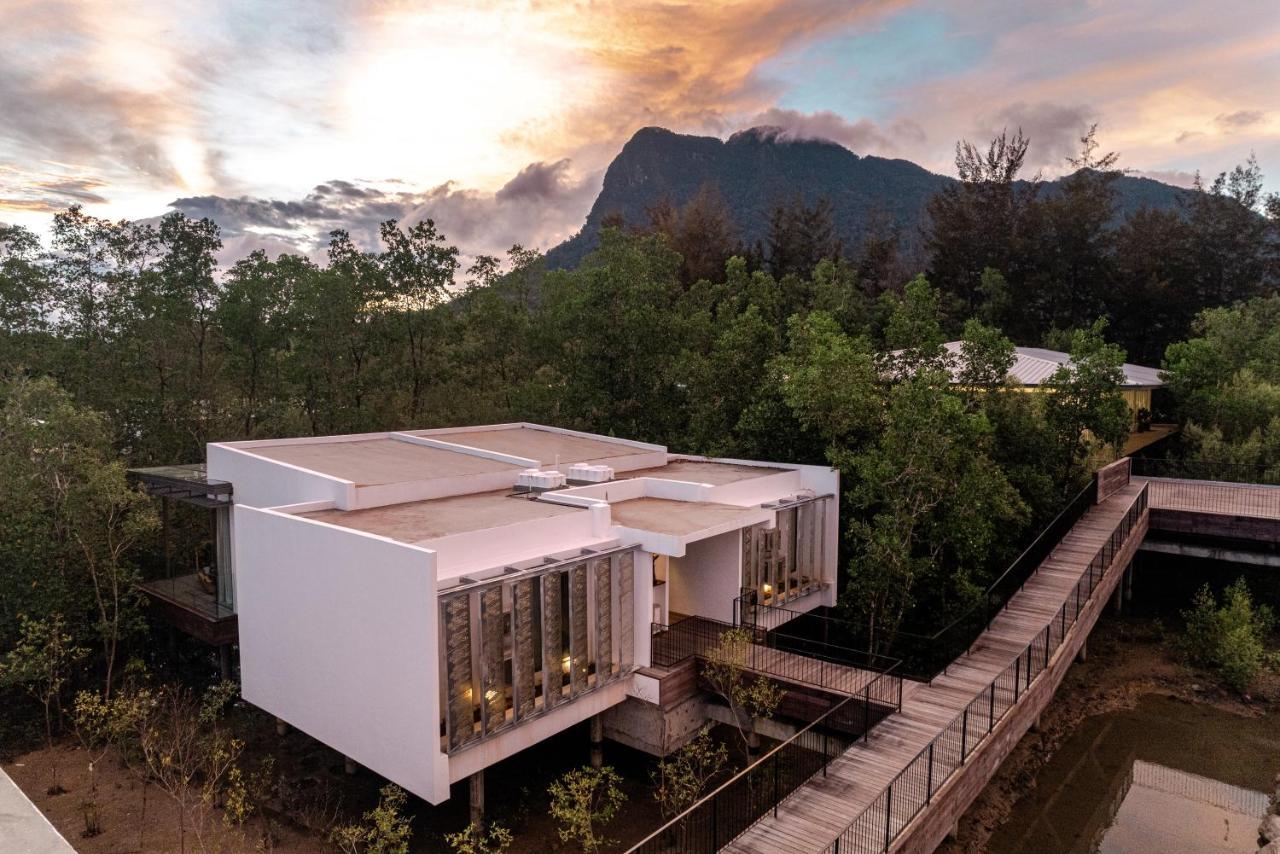 Cove 55 Hotel Santubong Exterior foto