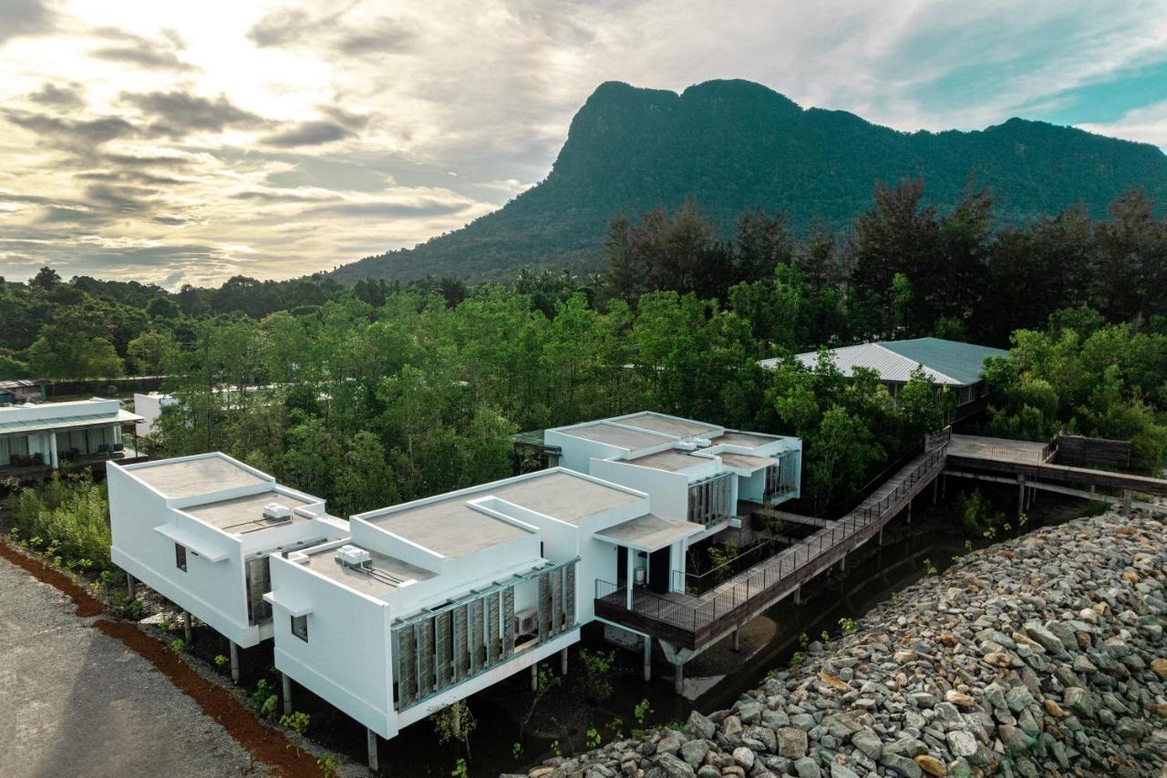Cove 55 Hotel Santubong Exterior foto