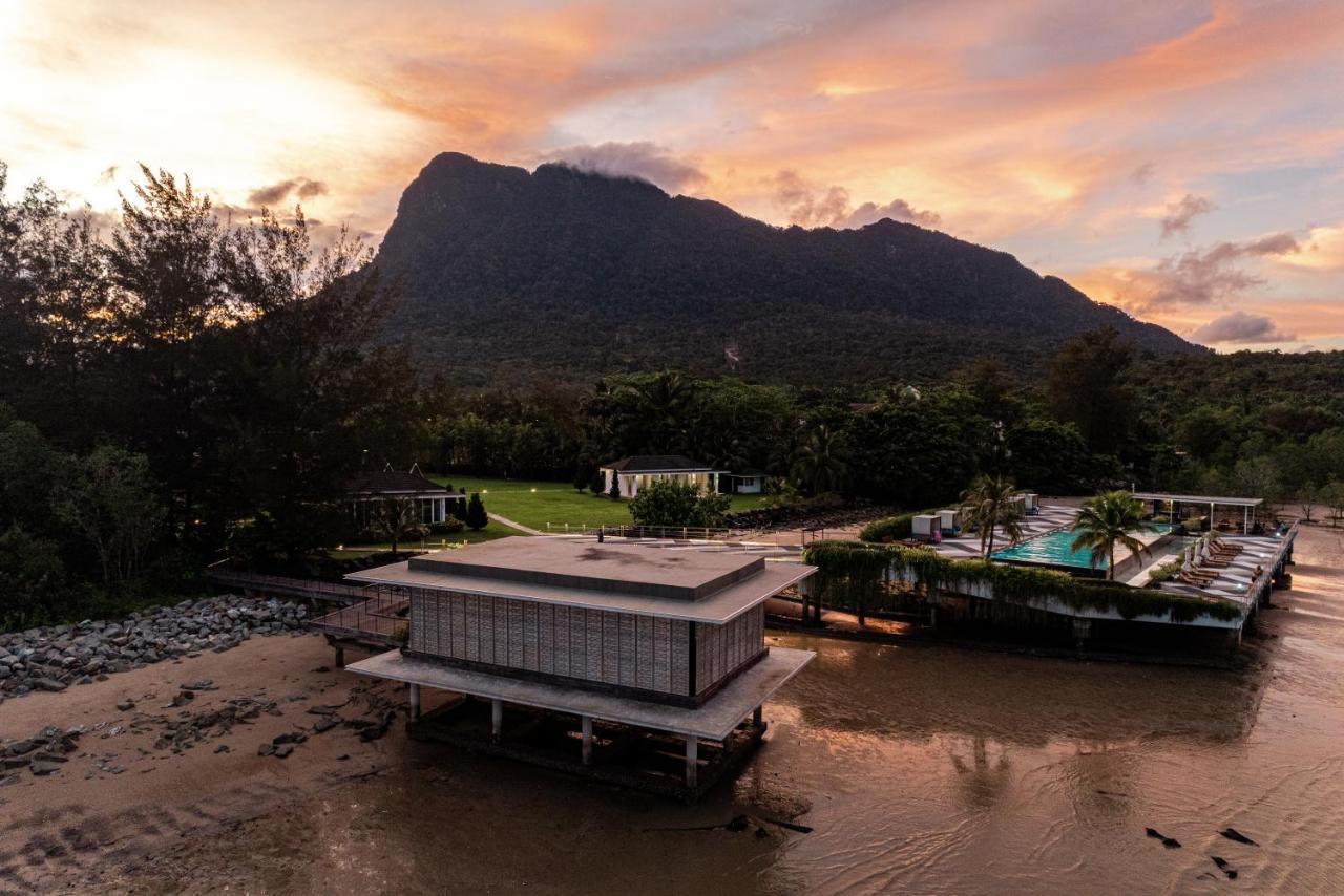 Cove 55 Hotel Santubong Exterior foto